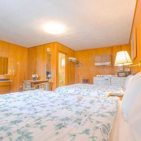 Parkside Motel By Oyo Meadville Conneaut Lake Conneaut Lakeshore Bagian luar foto
