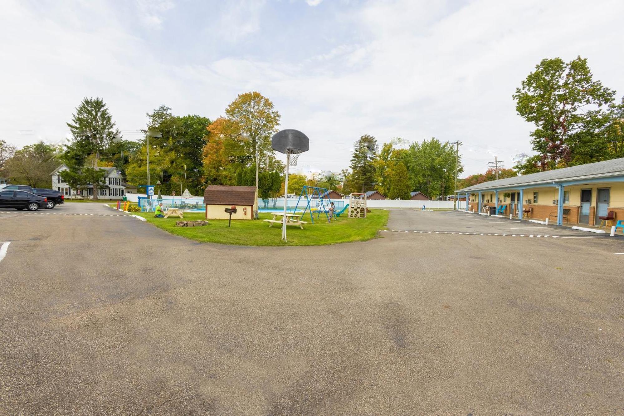 Parkside Motel By Oyo Meadville Conneaut Lake Conneaut Lakeshore Bagian luar foto