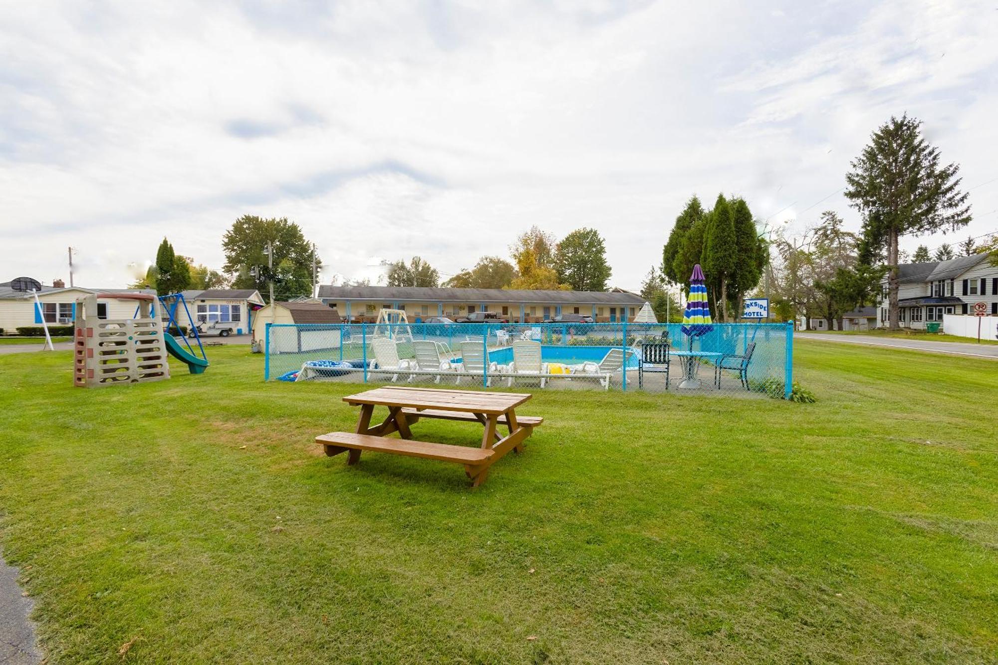 Parkside Motel By Oyo Meadville Conneaut Lake Conneaut Lakeshore Bagian luar foto