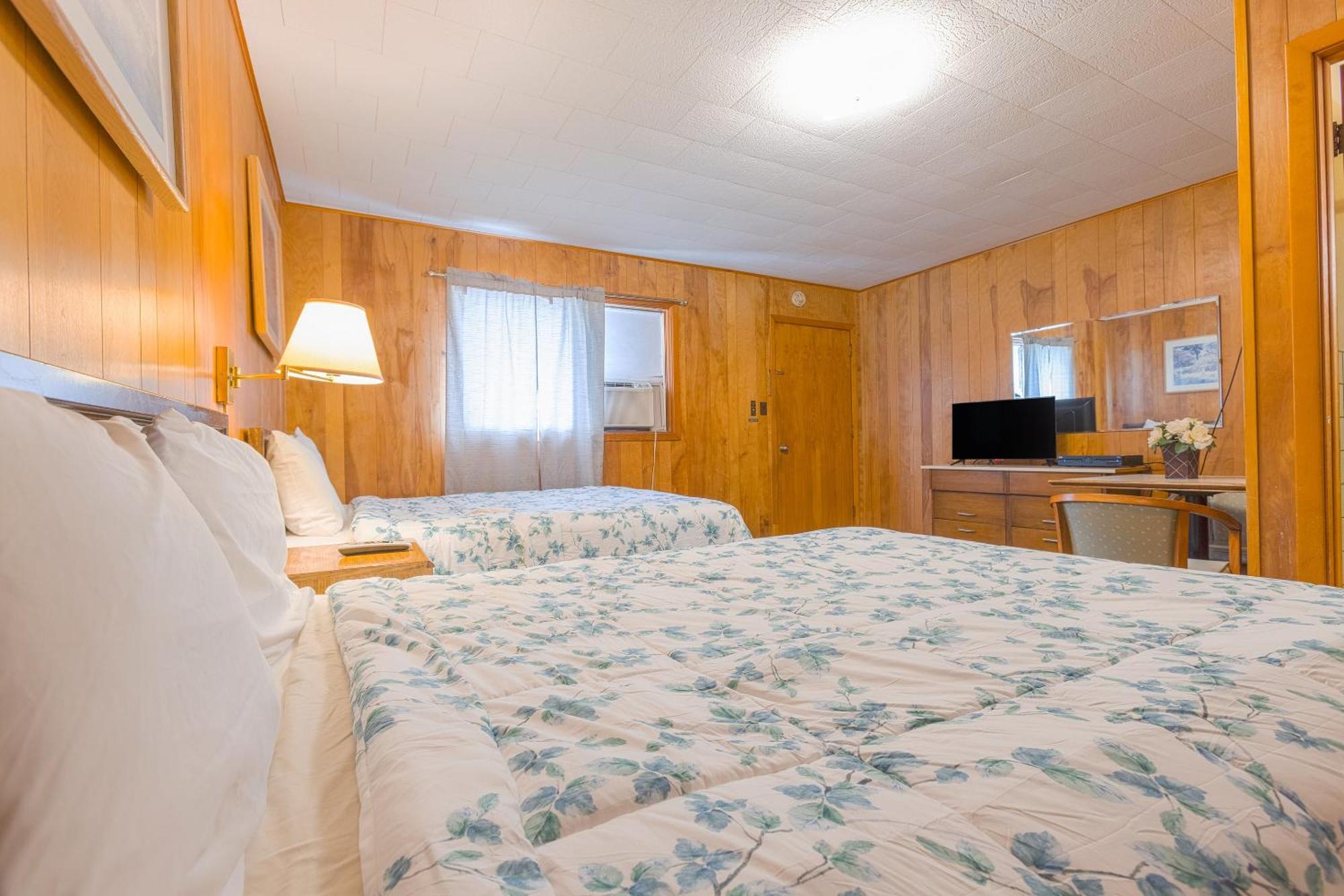 Parkside Motel By Oyo Meadville Conneaut Lake Conneaut Lakeshore Bagian luar foto