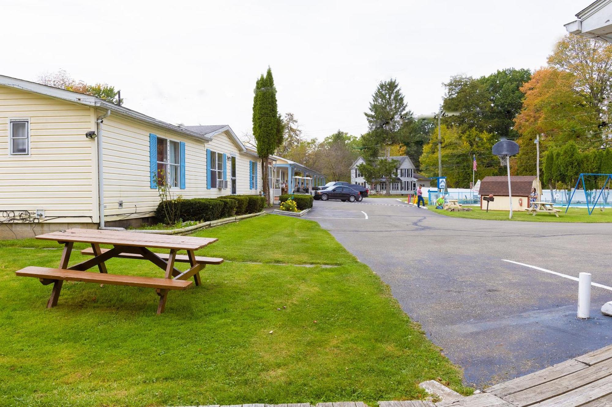 Parkside Motel By Oyo Meadville Conneaut Lake Conneaut Lakeshore Bagian luar foto