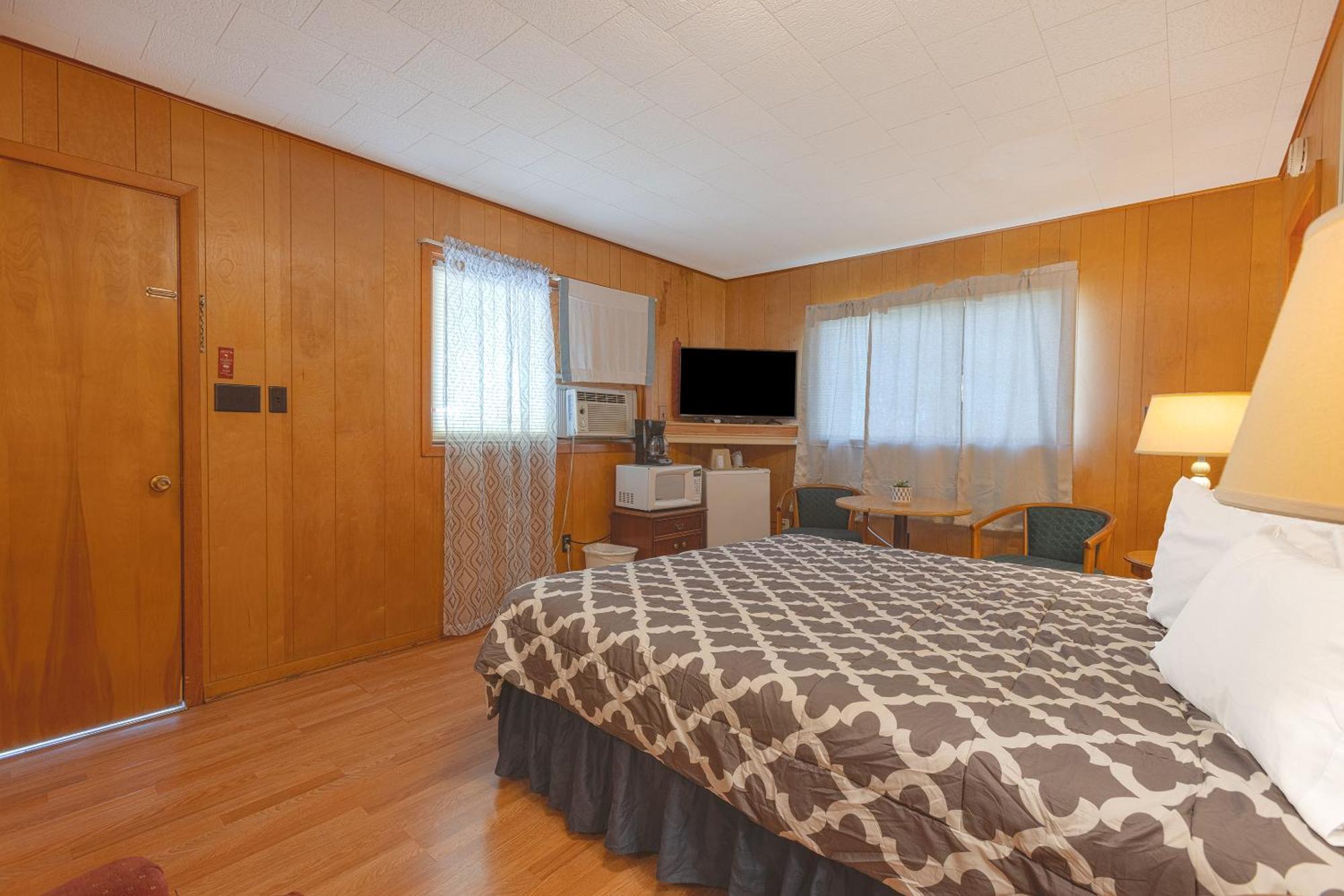 Parkside Motel By Oyo Meadville Conneaut Lake Conneaut Lakeshore Bagian luar foto